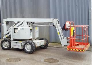 SJKB 40 C M/E Skyjack Wheeled Articulating Boom Lifts