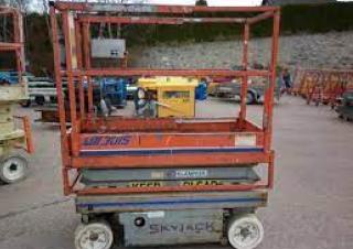 SJM 3015 Skyjack Wheeled scissor lifts