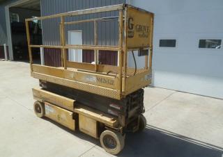 SM 2632 E Grove-Manlift Wheeled scissor lifts