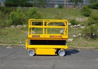 SM 3248 E Grove-Manlift Wheeled scissor lifts