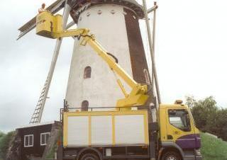 Taurus 200-11 Custers Trailer Mounted Articulating Boom Lifts