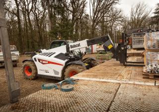Bobcat TL30.60 Low Cab 75 IIIB Telehandler Specs & Dimensions (2016 - 2018)