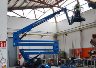 Traccess 230 E CTE Crawler Articulating Boom Lifts