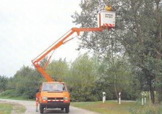 Ruthmann V 80 Trailer Mounted Articulating Boom Lifts (1992 - 1998) Specifications & Dimensions