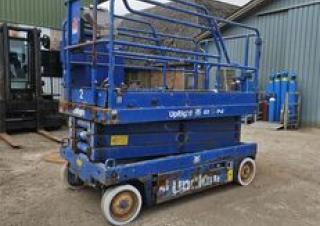 X 33 BE UpRight Wheeled scissor lifts