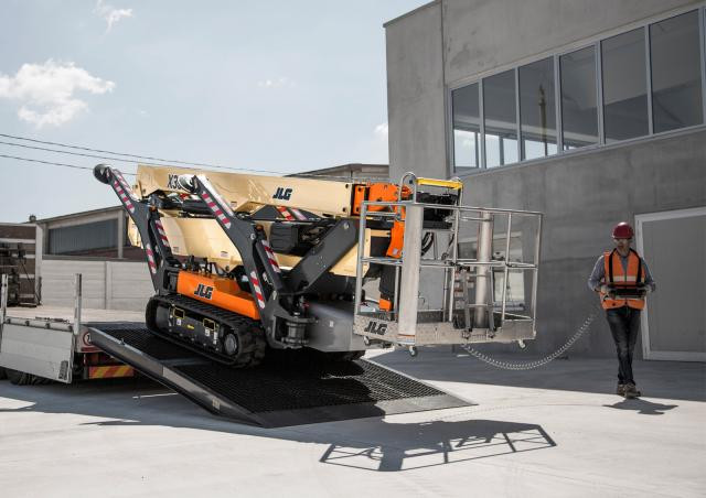 JLG X33J Plus Crawler Articulating Boom Lifts (2016 - 2026) Specifications & Dimensions