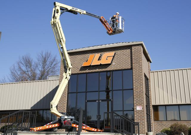JLG X430AJ Crawler Articulating Boom Lifts (2019 - 2026) Specifications & Dimensions
