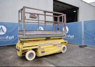 Y 64 EL 8 MBB Holland-Lift Wheeled scissor lifts