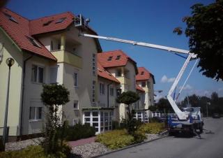 Z210 CELA Trailer Mounted Articulating Boom Lifts