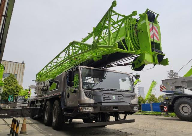 Zoomlion ZTC1100R653 crane - load chart, specs & dimensions (2022 - 2026)